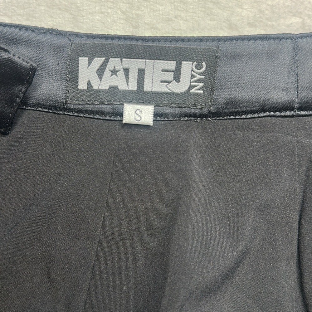 Katie J NYC Black Mini Skater Skirt - Picture 3 of 3